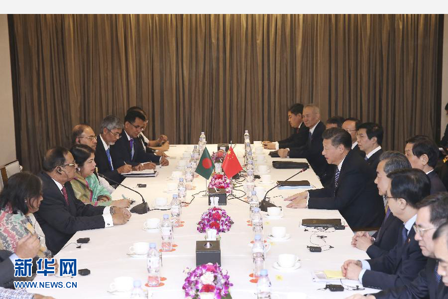 10月14日,國家主席習近平在達卡會見孟加拉國國民議會議長喬杜里。 新華社記者龐興雷攝 10月14日,國家主席習近平在達卡會見孟加拉國國民議會議長喬杜里。 新華社記者龐興雷攝