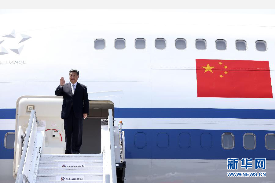 10月15日，國家主席習近平抵達印度果阿，應印度總理莫迪邀請，出席金磚國家領導人第八次會晤。 新華社記者蘭紅光攝 