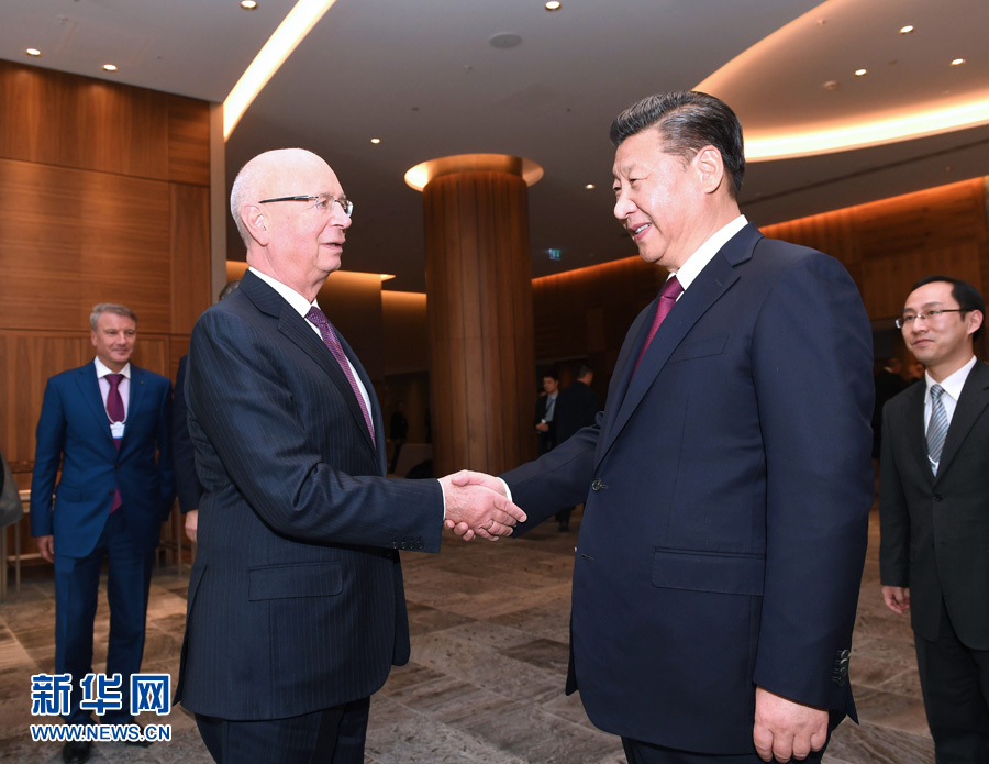 1月17日，國(guó)家主席習(xí)近平在瑞士達(dá)沃斯會(huì)見世界經(jīng)濟(jì)論壇主席施瓦布。 新華社記者 饒愛民 攝