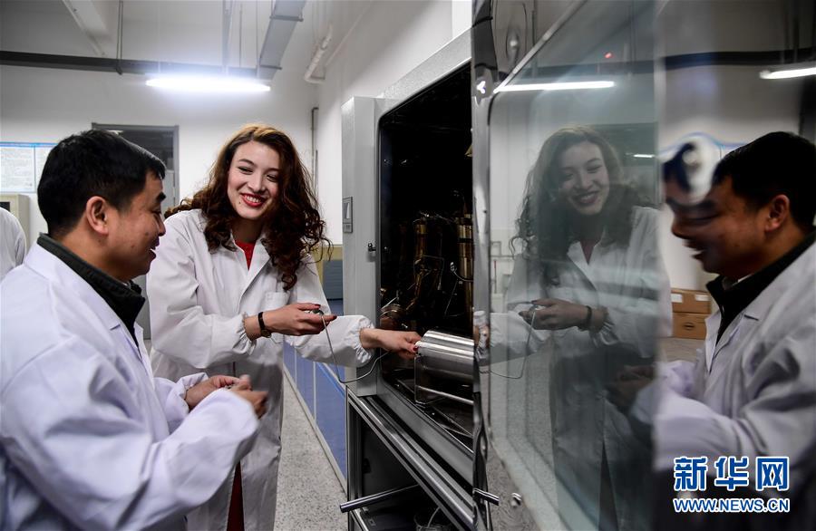 （新華全媒頭條·上合青島峰會(huì)·圖文互動(dòng)）（12）遠(yuǎn)航，揚(yáng)起“上海精神”的時(shí)代風(fēng)帆——寫在上海合作組織成員國元首理事會(huì)第十八次會(huì)議即將召開之際