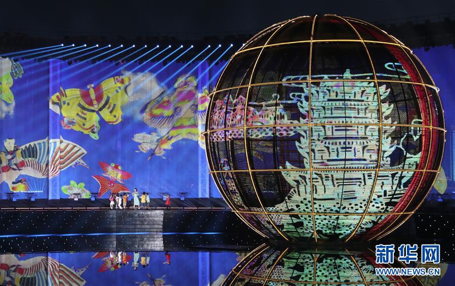 (新華全媒頭條·上合青島峰會(huì)·圖文互動(dòng))(3)攜手前進(jìn),開(kāi)啟上合發(fā)展新征程 ——習(xí)近平主席主持上合組織青島峰會(huì) 并舉行系列活動(dòng)紀(jì)實(shí)