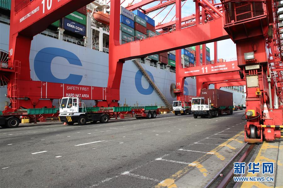 （國際&middot;圖文互動）（2）&ldquo;一帶一路&rdquo;乘長風(fēng)　時隔四年又重逢&mdash;&mdash;記&ldquo;中遠(yuǎn)荷蘭&rdquo;號再次停靠科倫坡港