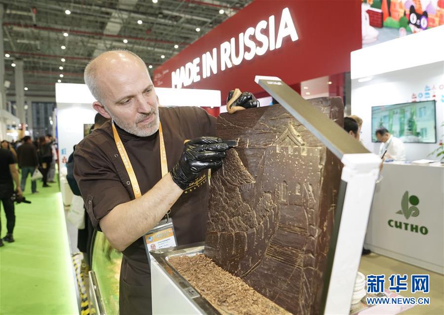 (新華全媒頭條·聚焦進(jìn)口博覽會(huì)·圖文互動(dòng))(17)海納百川 利達(dá)天下——首屆中國(guó)國(guó)際進(jìn)口博覽會(huì)巡禮