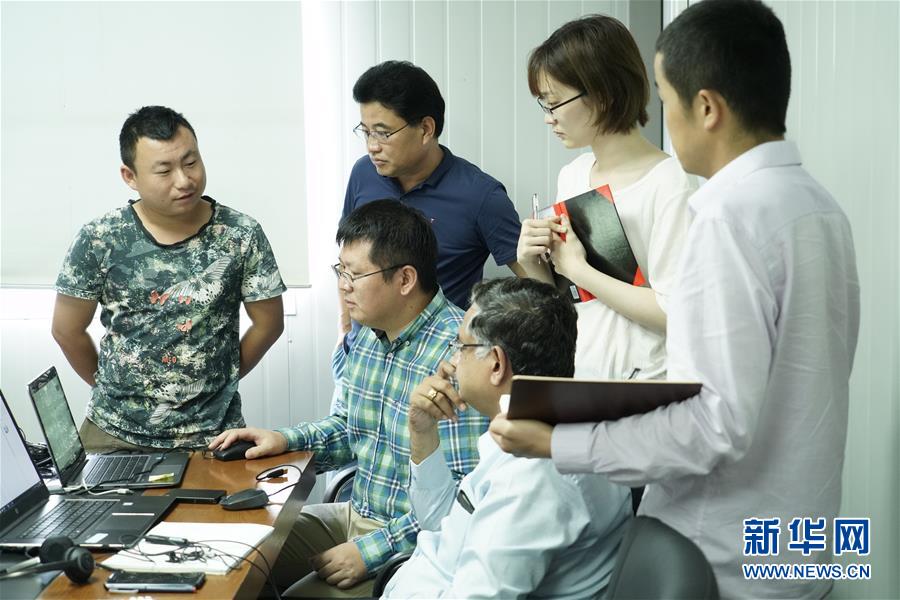 （國際&middot;圖文互動）（1）通訊：春節(jié)，&ldquo;是工期而不是假期&rdquo;&mdash;&mdash;記科倫坡港口城的中國建設者