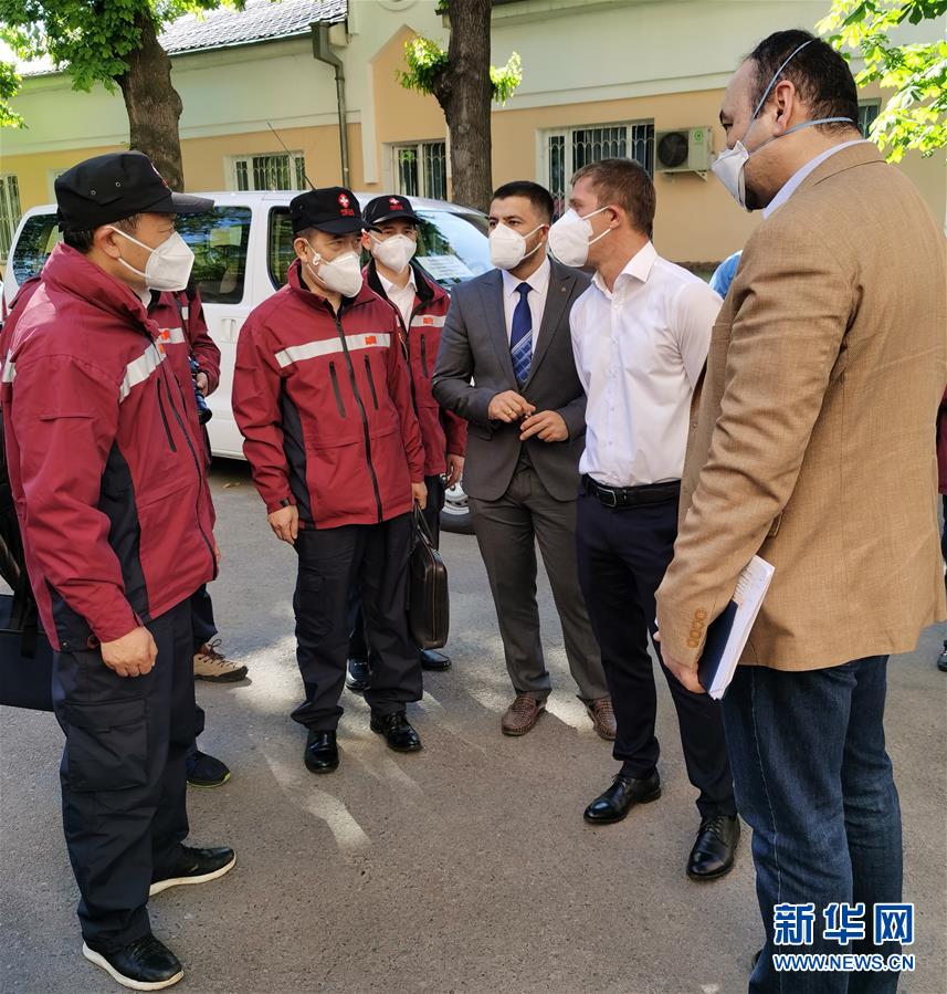 (國際疫情·圖文互動)(3)特寫:中國女婿“逆行”協助抗疫