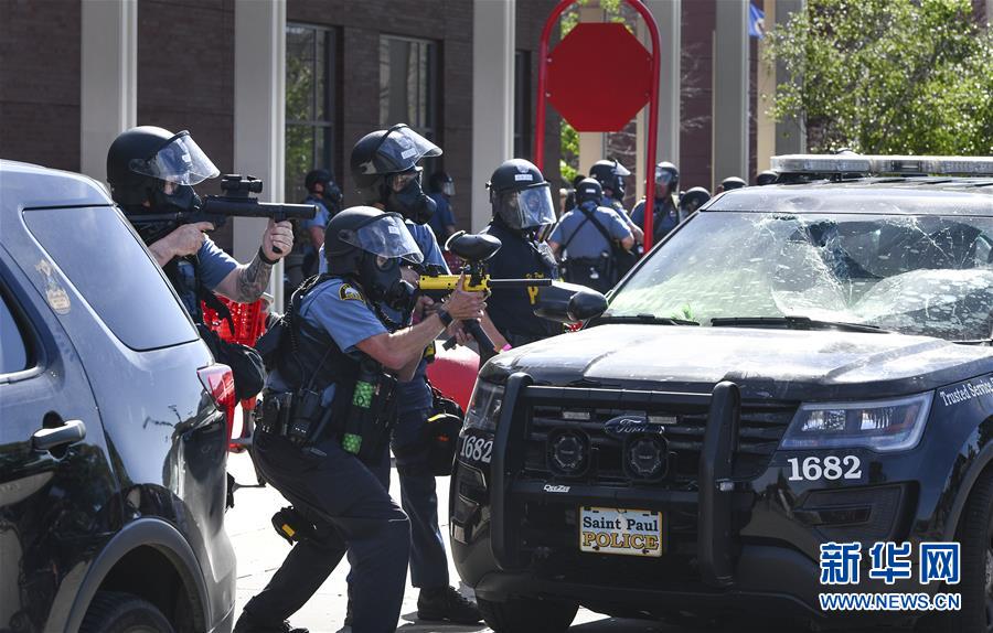 (國際)(3)美國警察執(zhí)法動(dòng)作不當(dāng)致一名非裔男子死亡 引發(fā)大規(guī)模抗議
