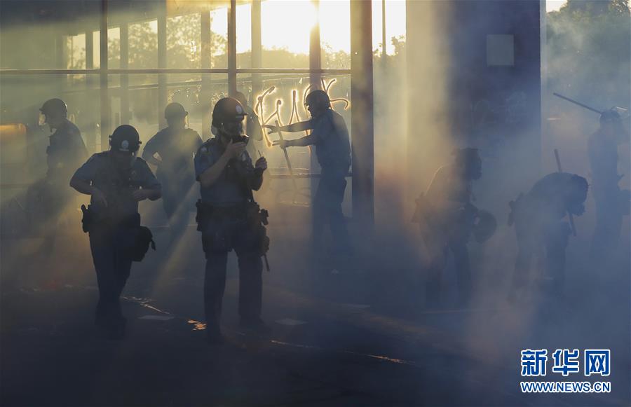 (國際)(4)美國警察執(zhí)法動(dòng)作不當(dāng)致一名非裔男子死亡 引發(fā)大規(guī)模抗議