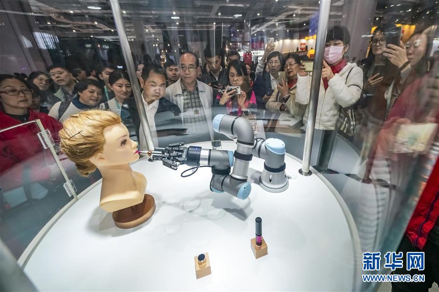 （新華全媒頭條&middot;圖文互動(dòng)）（6）萬里寫入胸懷間&mdash;&mdash;記習(xí)近平主席三屆進(jìn)博會(huì)主旨演講