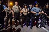 弗格森的警察為啥這么“牛”？